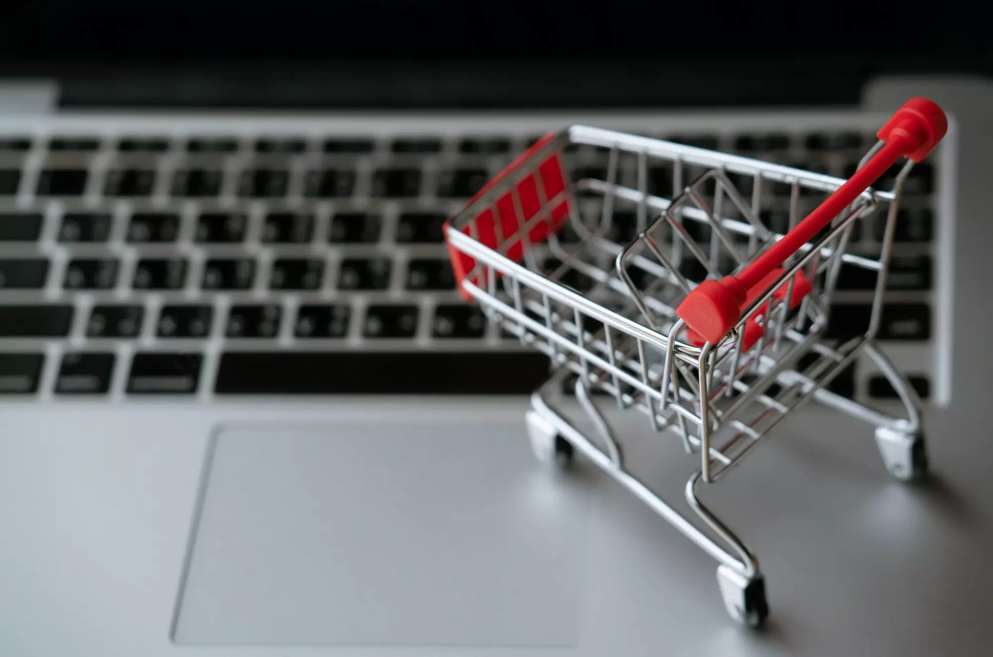 shopping cart on laptop